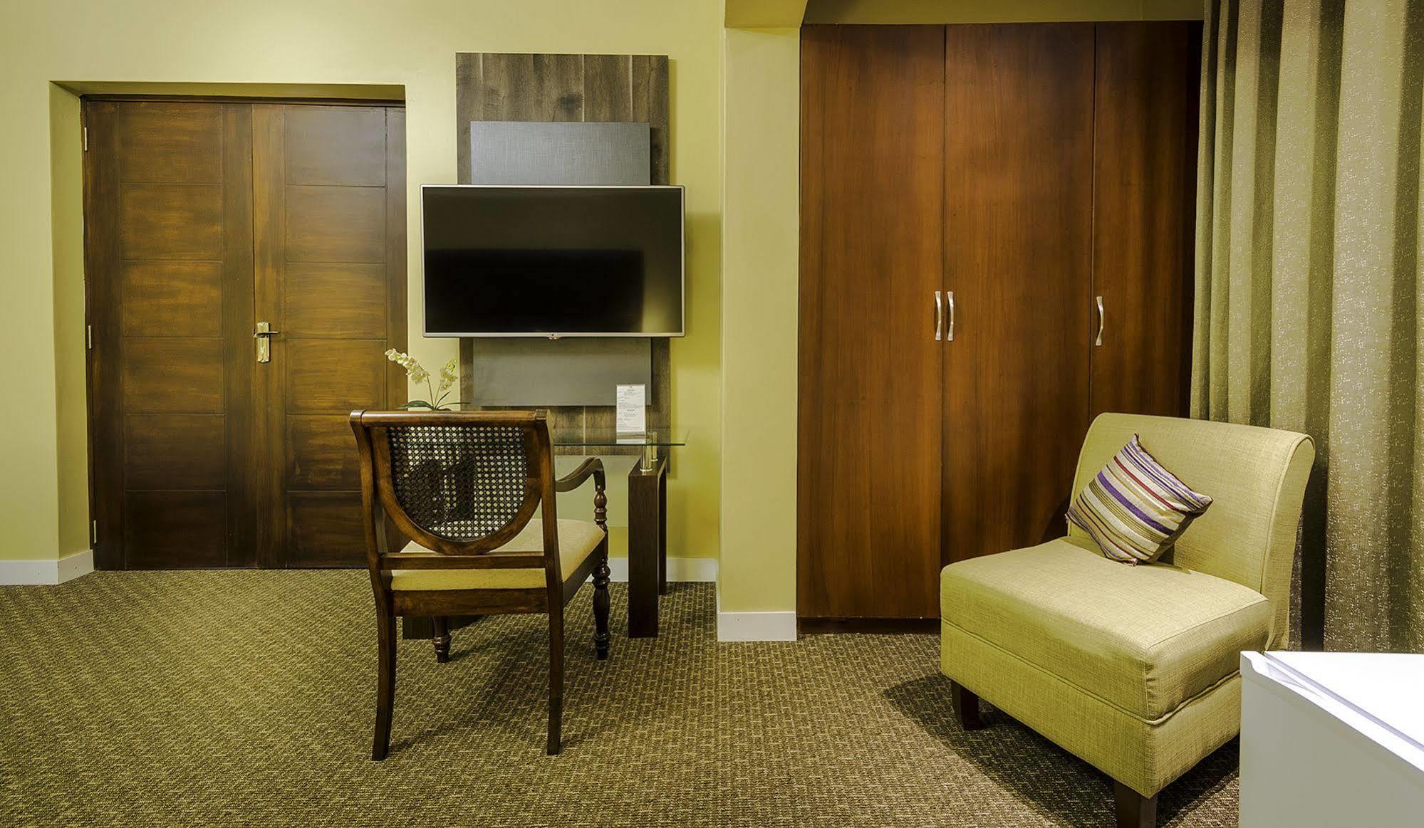 Los Leones Hotel Boutique Yanahuara エクステリア 写真